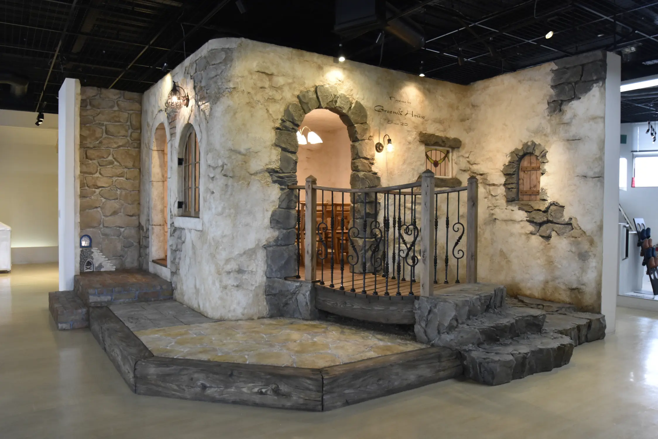 モルタル造形コーナーの工事進捗⑤