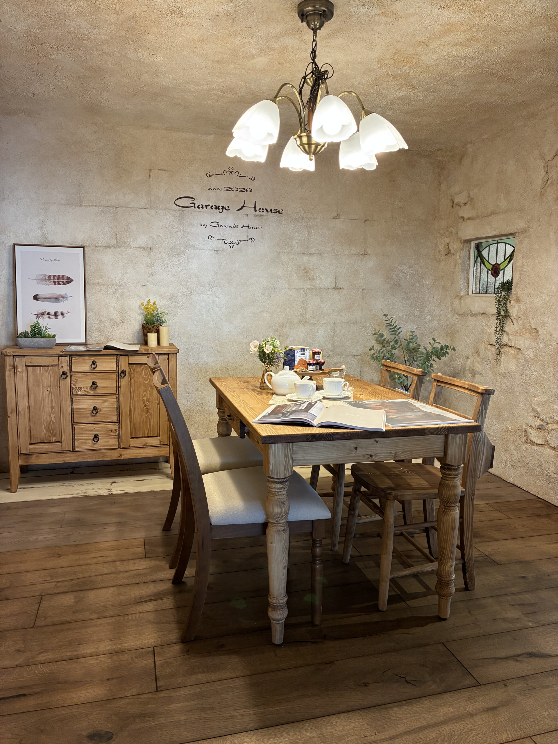 モルタル造形コーナーのディスプレイ～南欧風インテリアでつくる味わいのある暮らし～